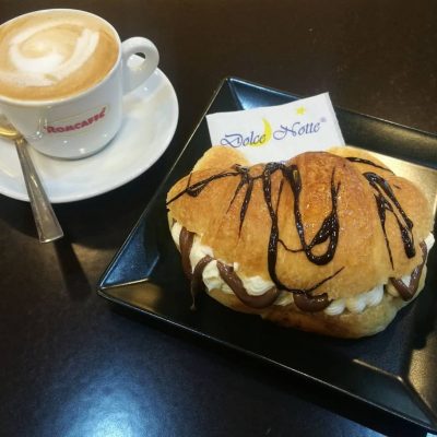 dolce notte senigallia capuccino con cornetto ripieno dolce notte senigallia capuccino con cornetto ripieno